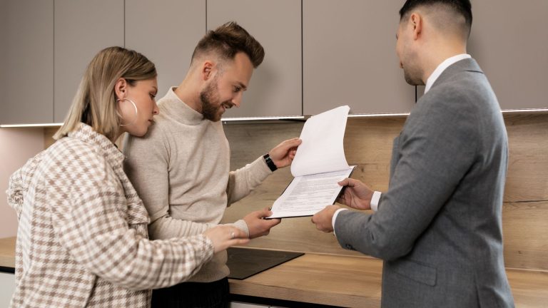 Apporteur d&rsquo;affaires immobilier : rôle et statut