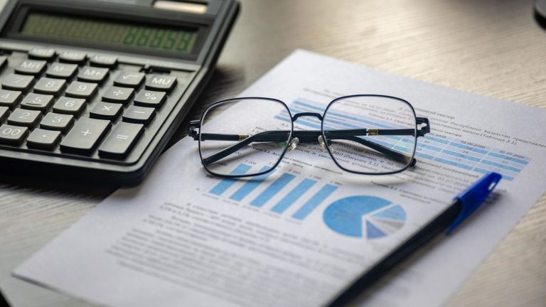 Comptabilisation des frais de gestion : comptes et écritures