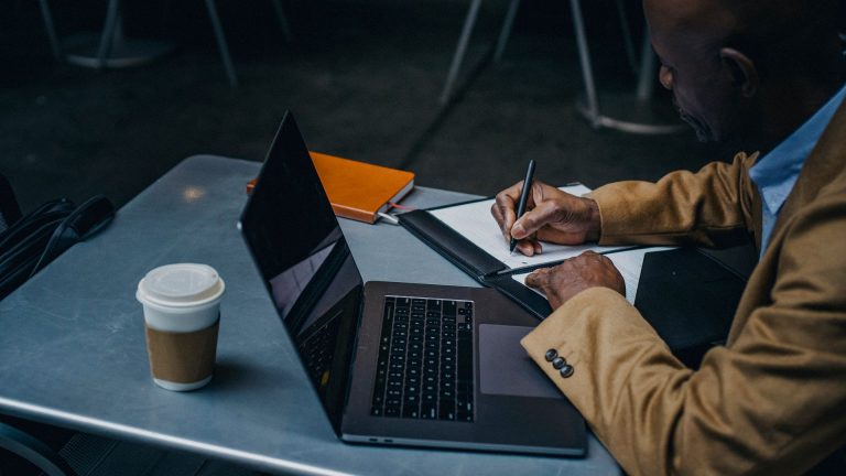 Diversifier ses revenus comme micro-entrepreneur : options à connaître
