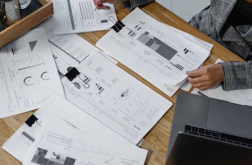 Créatrice de contenu en micro-entreprise : protéger ses revenus des fuites de contenu
